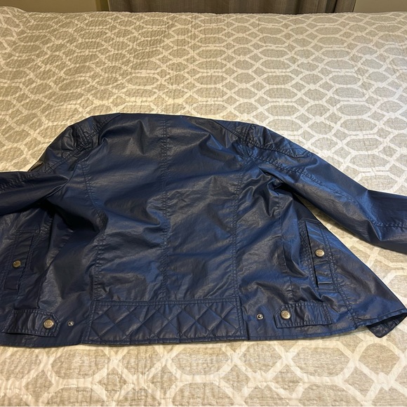 Guess jacket. Polyester. Size small. Brand new. Dark blue - Picture 3 of 5